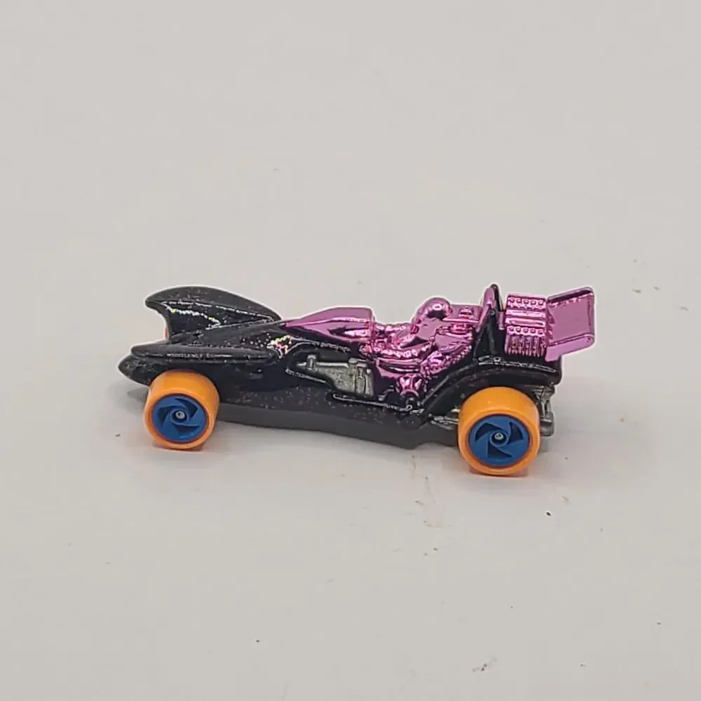 Hot Wheels 1992 Cyber Cruiser Black Purple Orange Wheels Diecast Toy Race Car